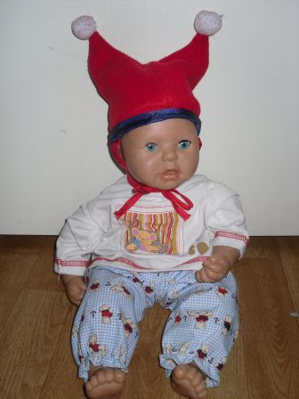 broek, trui en muts met punten 46-48 cm