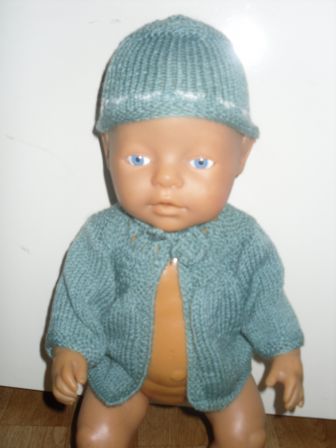 groen jasje met mutsje 43 cm, nieuw!