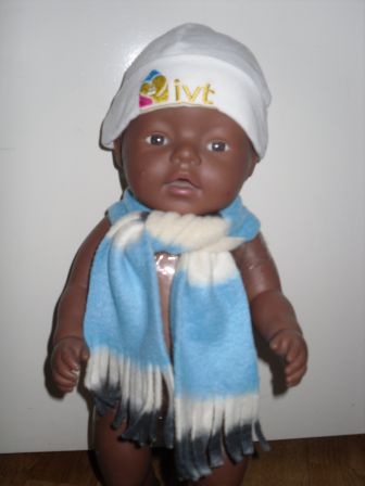 blauw/witte sjaal met wit mutsje, nieuw!